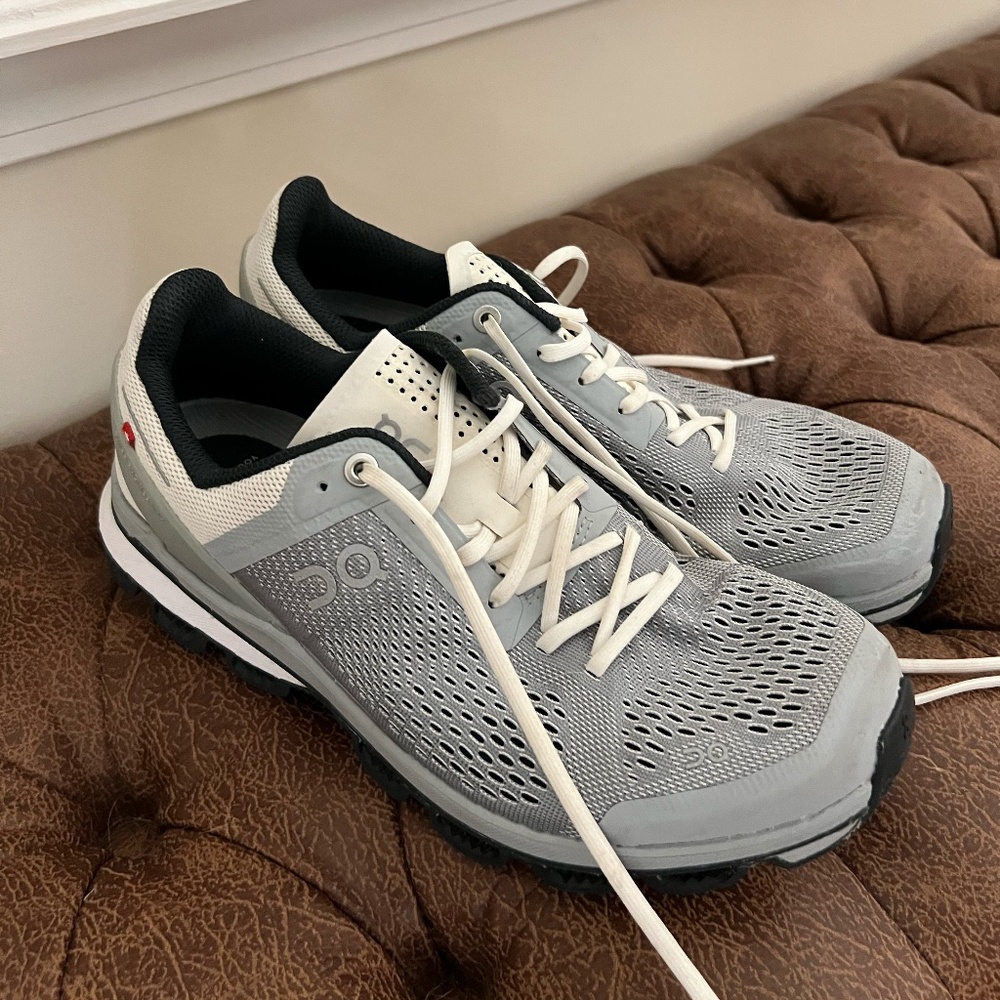 Women's On running shoes